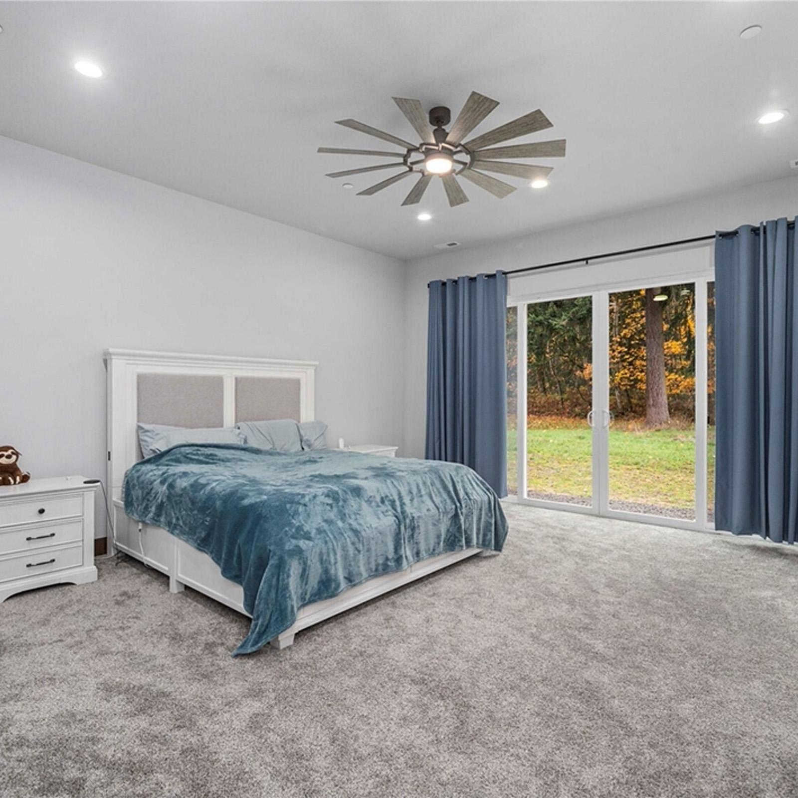 Luxury Rambler on 15 Acres with Rainier Views — photo 7