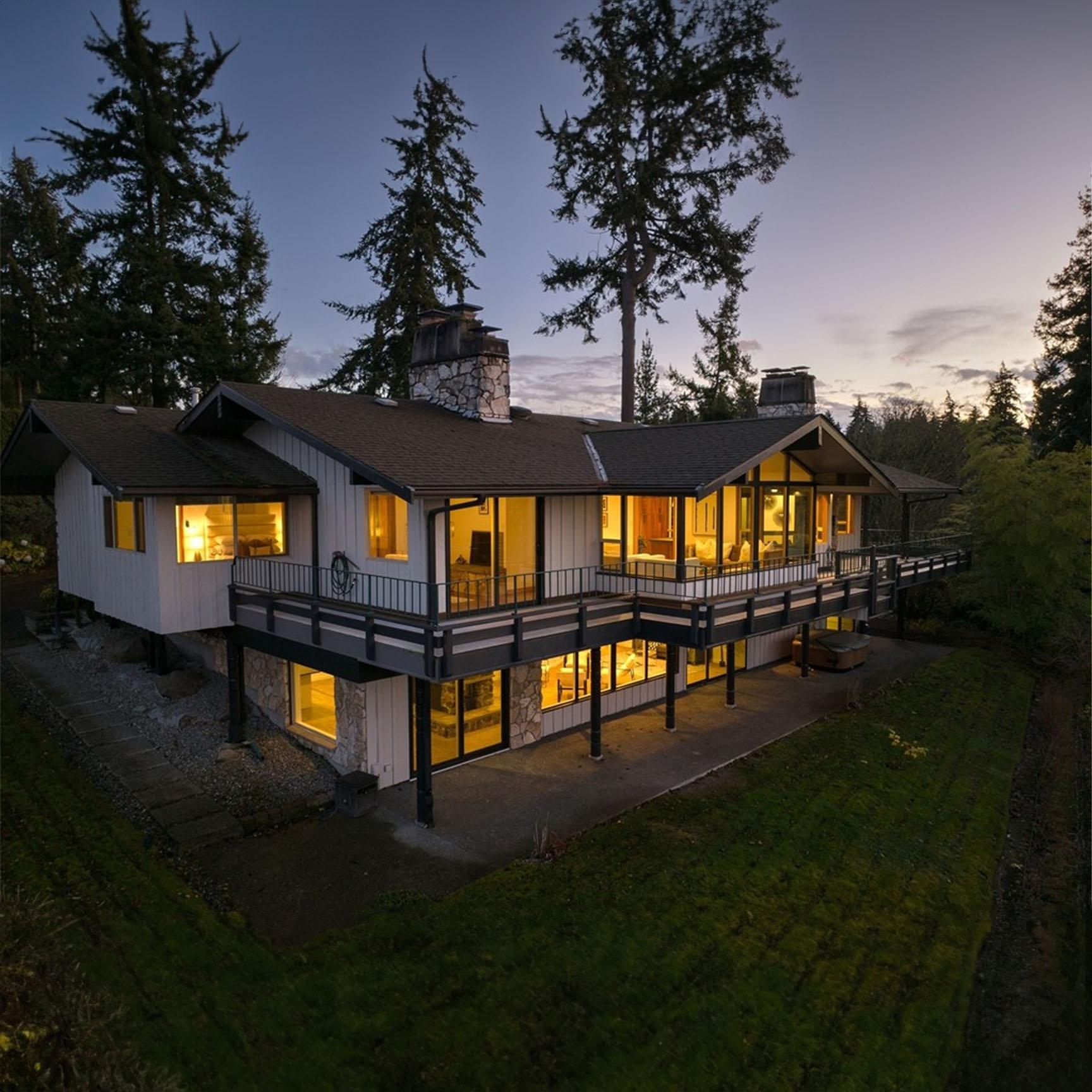 Luxury Mid-Century Modern in Marine Hills